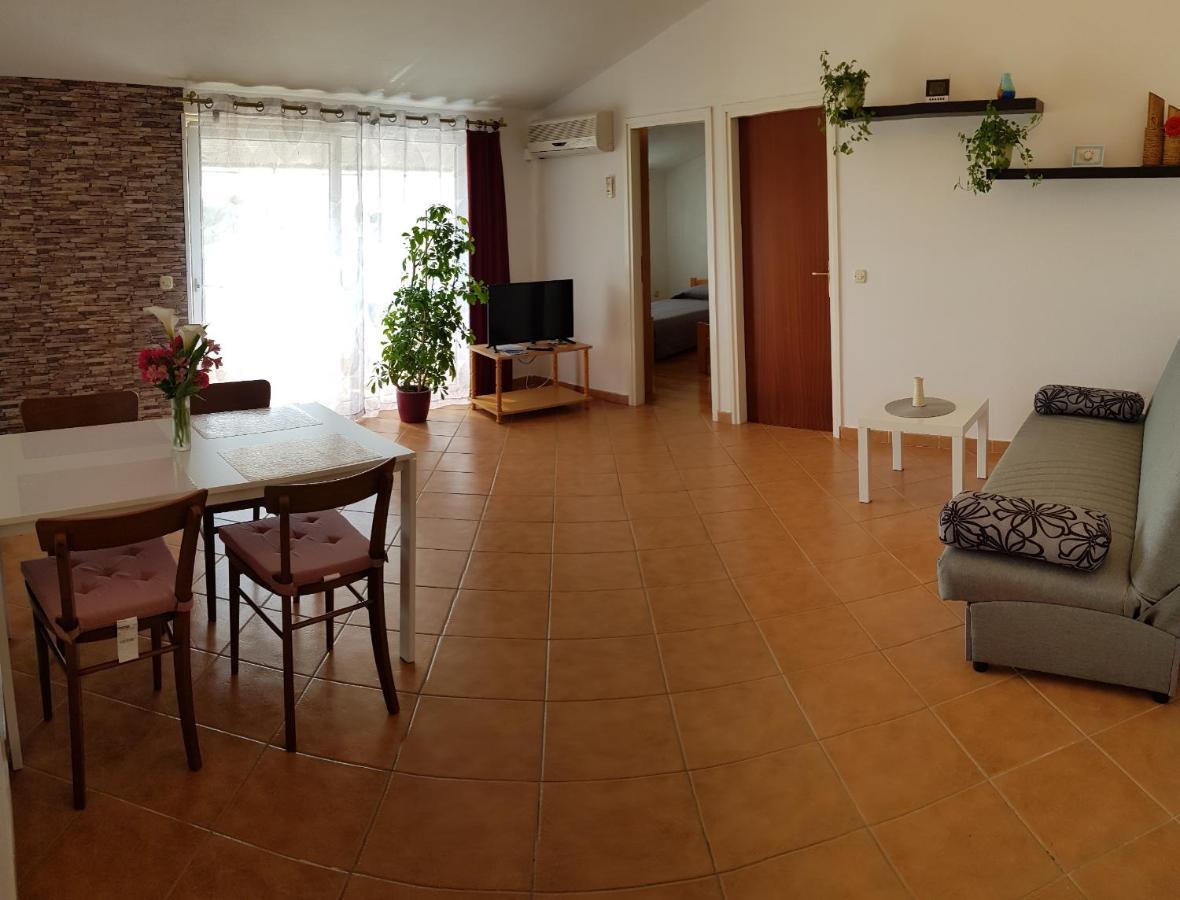 Apartments Lori Poreč Exteriör bild