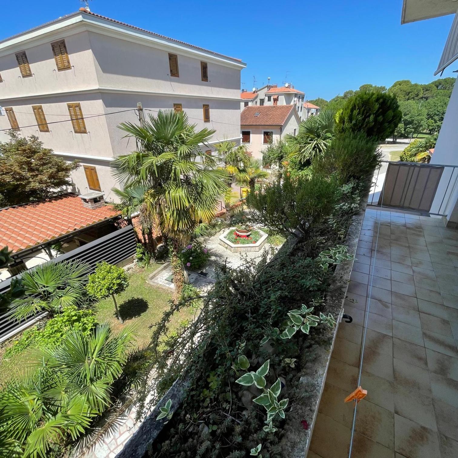 Apartments Lori Poreč Exteriör bild