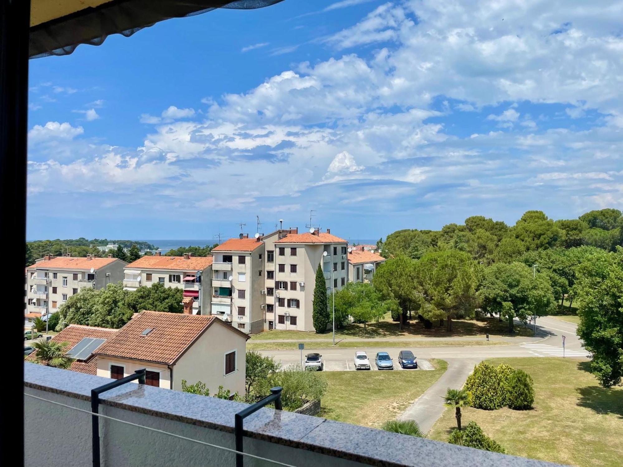Apartments Lori Poreč Exteriör bild