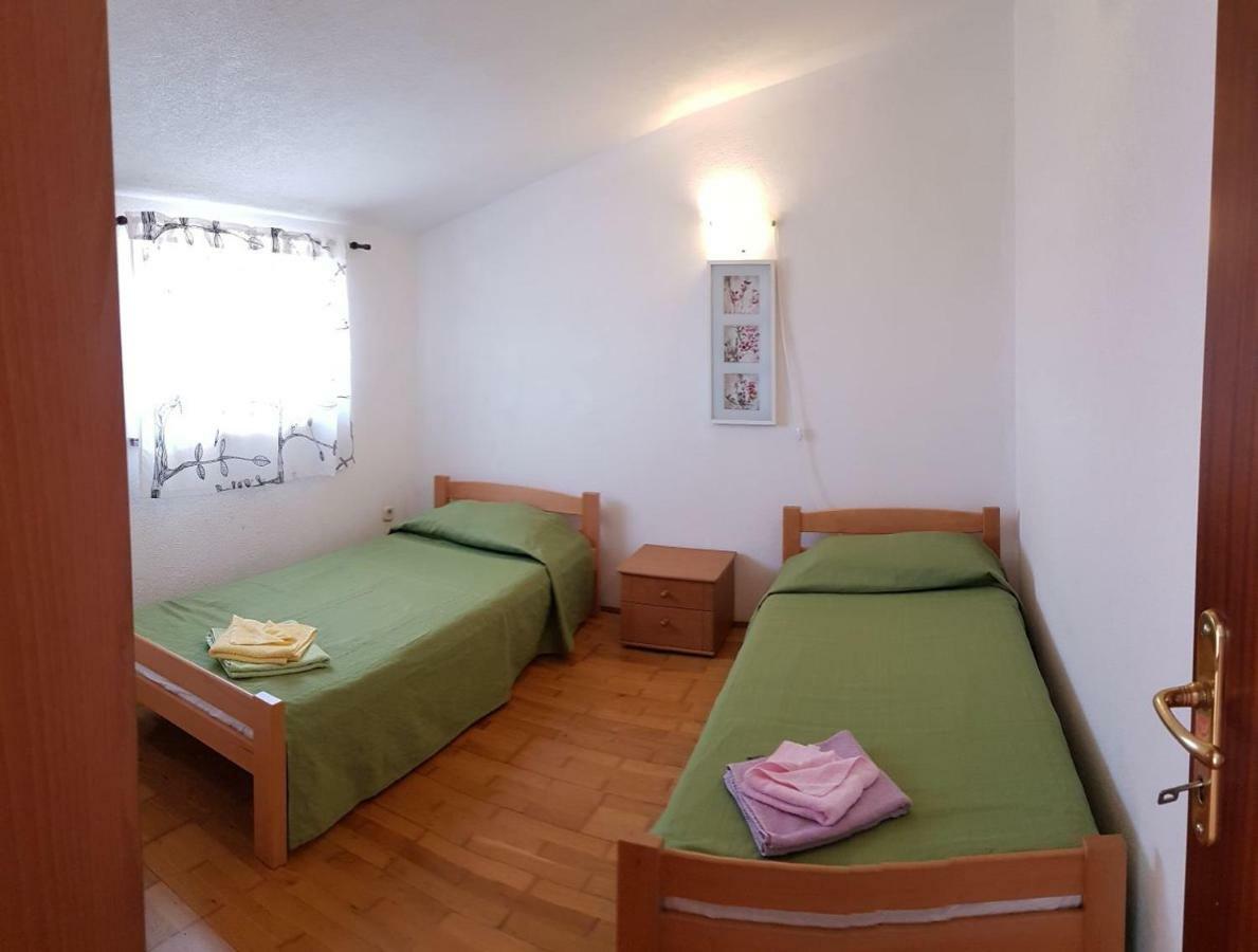 Apartments Lori Poreč Exteriör bild